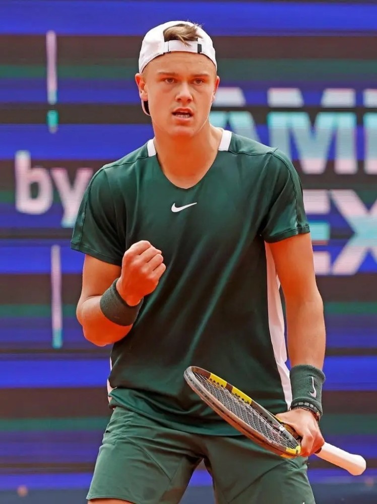 拦截式中场 拦截式中场